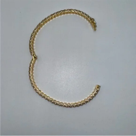 18k Tennis Bangle - Picture 6 of 10